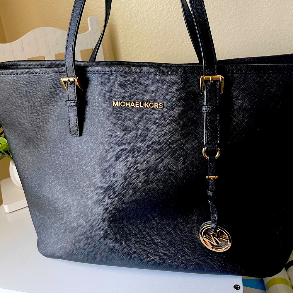 Michael Kors Jet Set Medium Tote
